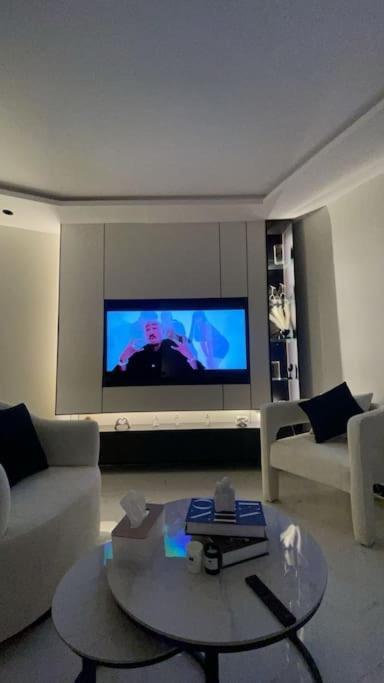 Modern Self Entry Riyadh